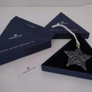 COPY - Swarovski Holiday 2021 Large Crystal Ornament New in Box Beautiful !